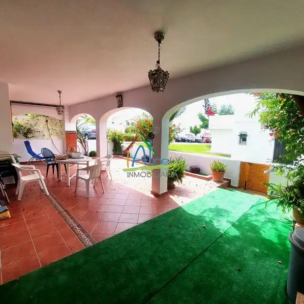 Adossat amb terrassa en venda a Pueblo Andaluz, imagen 4