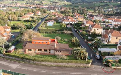 Vista exterior de Casa o xalet en venda en Gijón  amb Terrassa i Balcó