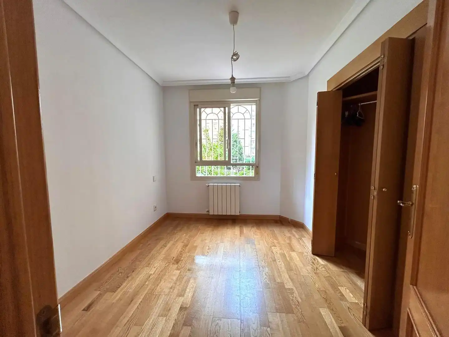 Schlafzimmer von Wohnung zum Verkauf in Madrid mit Klimaanlage, Heizung und Gemeinschaftspool