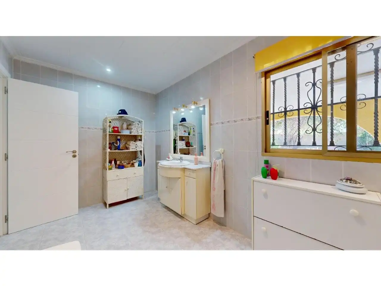 Baño de Casa o chalet en venta en Llíria con Jardín privado, Terraza y Piscina