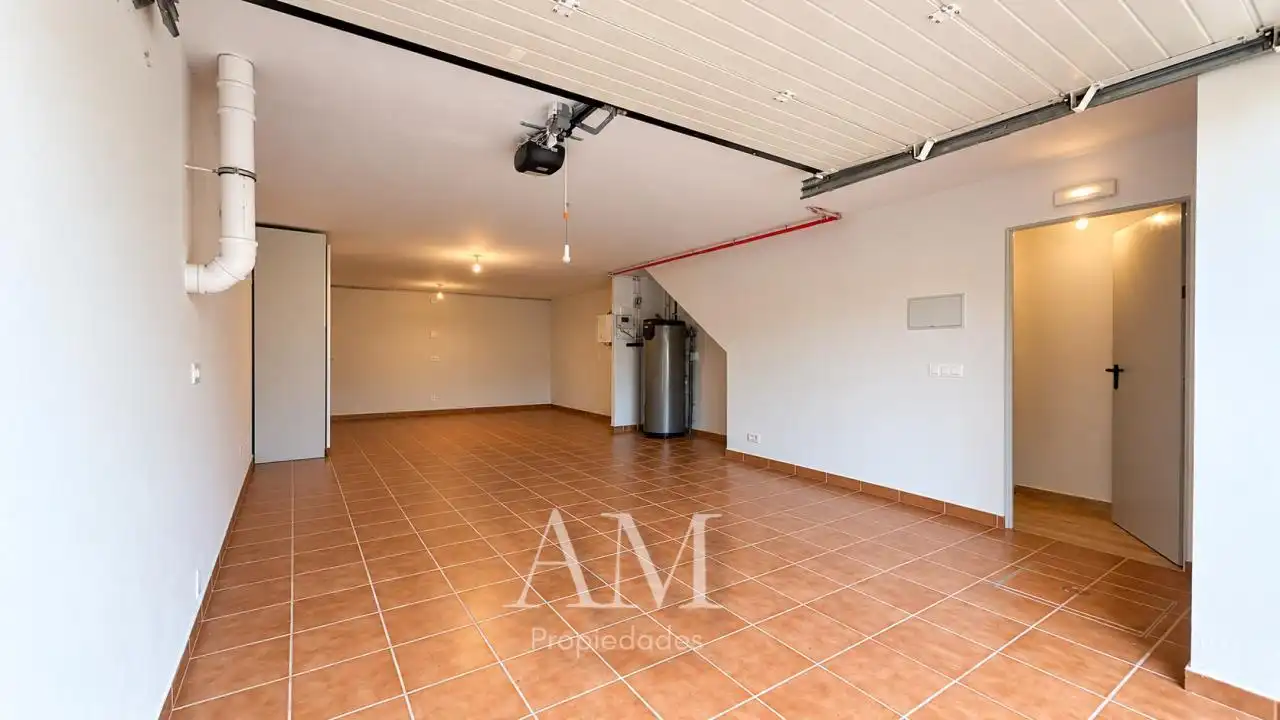 Casa adosada en venda en Cangas  amb Calefacció, Jardí privat i Terrassa