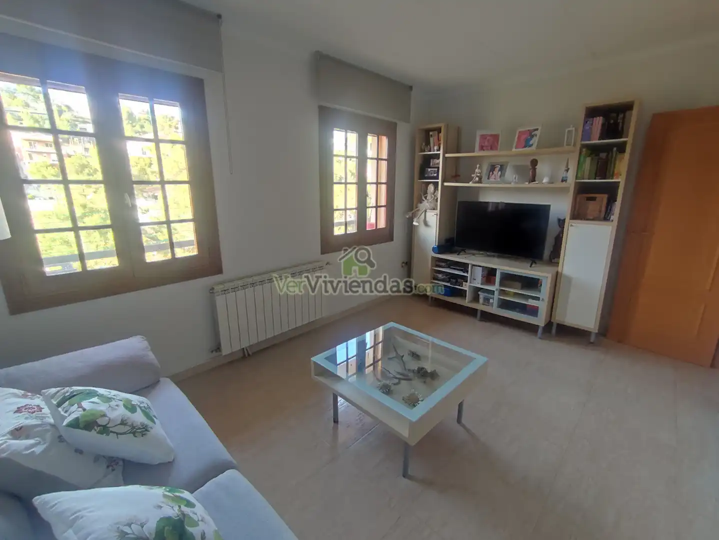 Sala de estar de Casa o chalet en venta en Vallirana con Aire acondicionado, Calefacción y Jardín privado