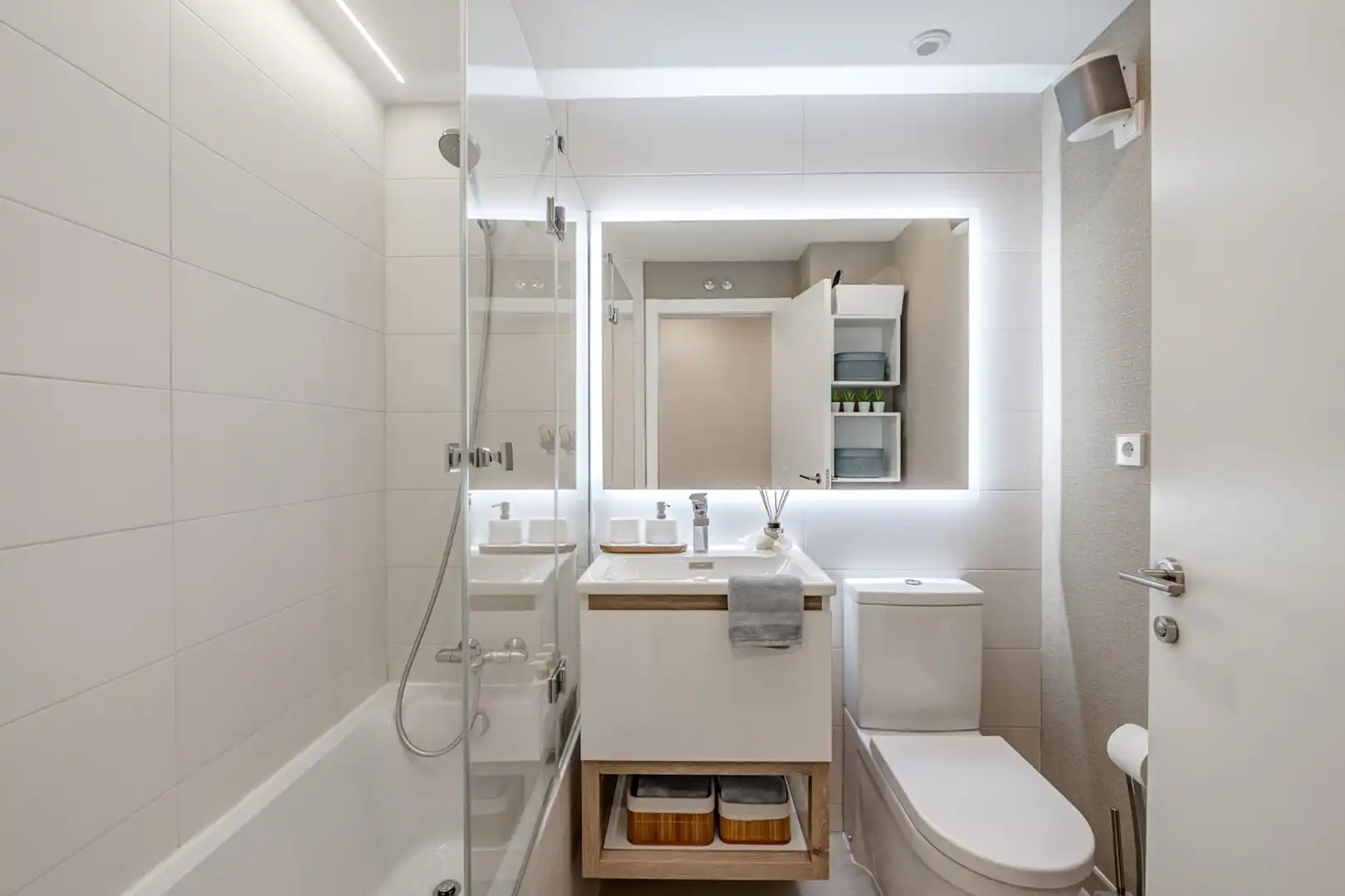 Badezimmer von Wohnung zum Verkauf in Boadilla del Monte mit Klimaanlage, Heizung und Terrasse