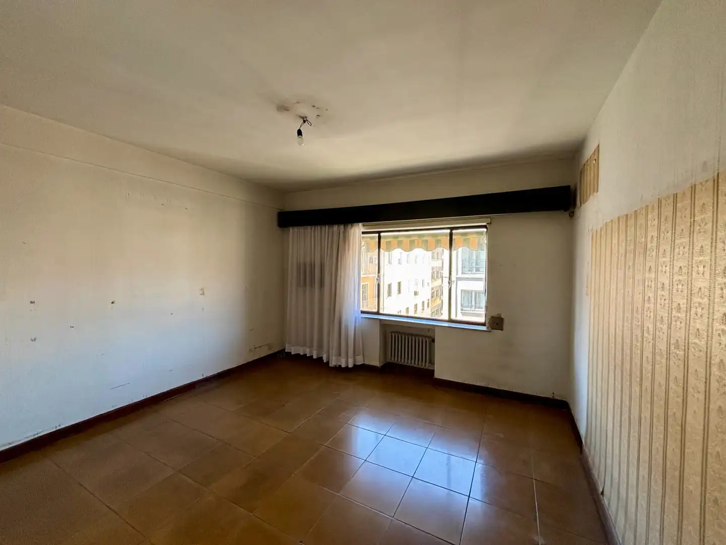 Habitación de Piso en venta en Málaga con Terraza y Balcón
