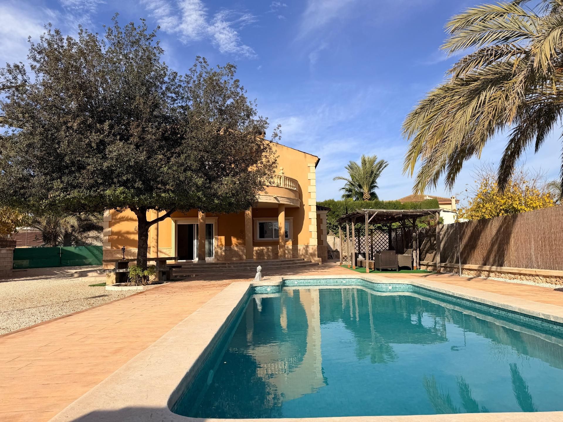Piscina de Casa o chalet en venta en Elche / Elx con Aire acondicionado, Calefacción y Jardín privado