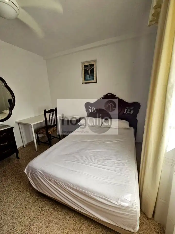 Habitación de Piso de alquiler en Sevilla con Aire acondicionado y Amueblado