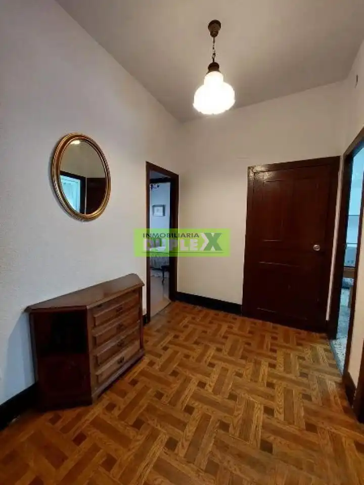 Habitación de Casa o chalet en venta en Pontevedra Capital  con Calefacción, Jardín privado y Trastero