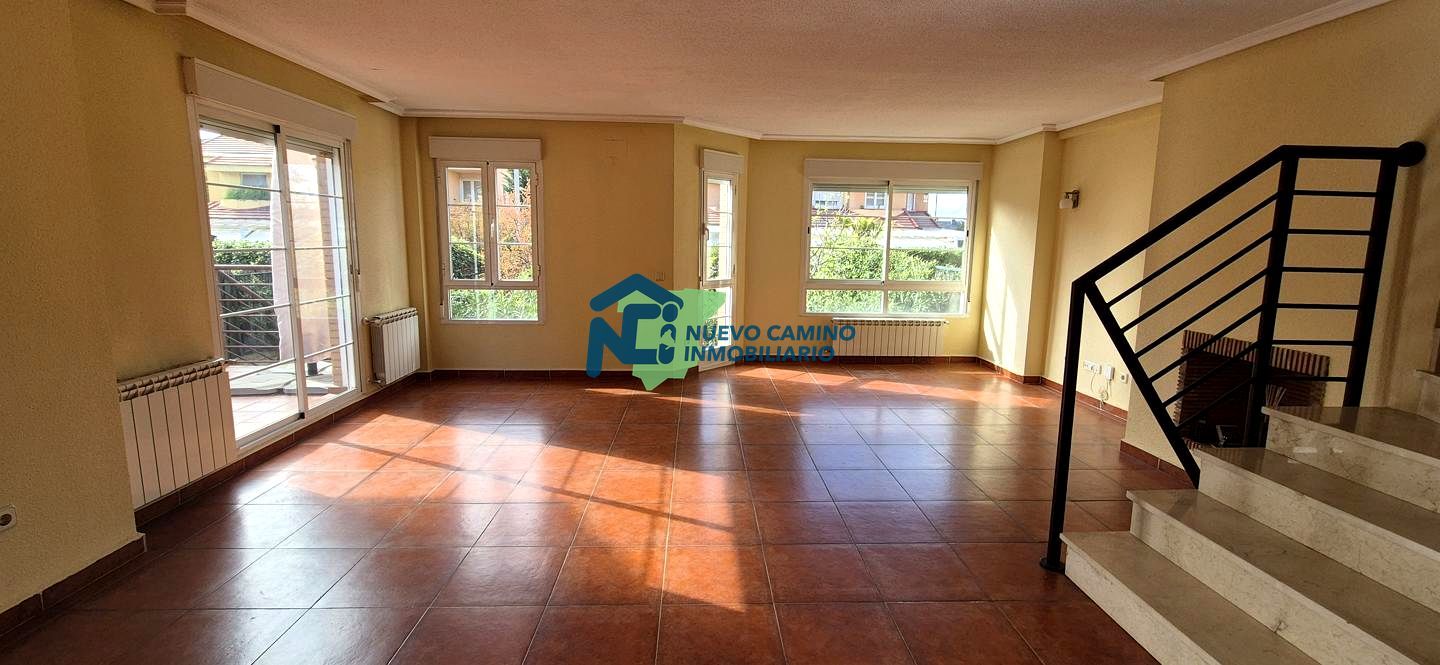 Single-family semi-detached for sale in De Los Malatones, 59, Polígono El Nogal - Malatones - Río de Janeiro