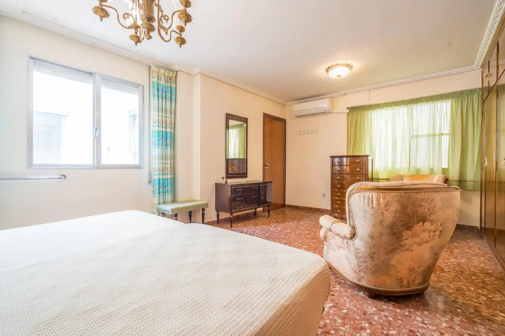 Habitación de Casa adosada en venta en Sagunto / Sagunt con Terraza