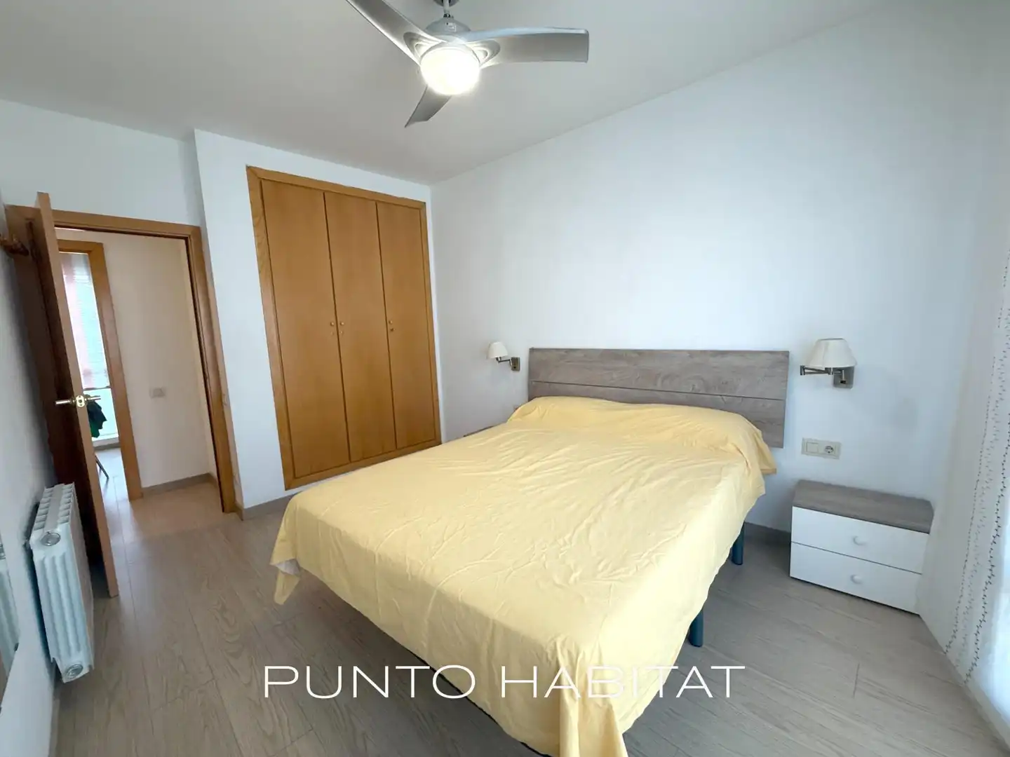 Bedroom of Flat for rent in Barcelona  with Air Conditioner, Heating and Parquet flooring