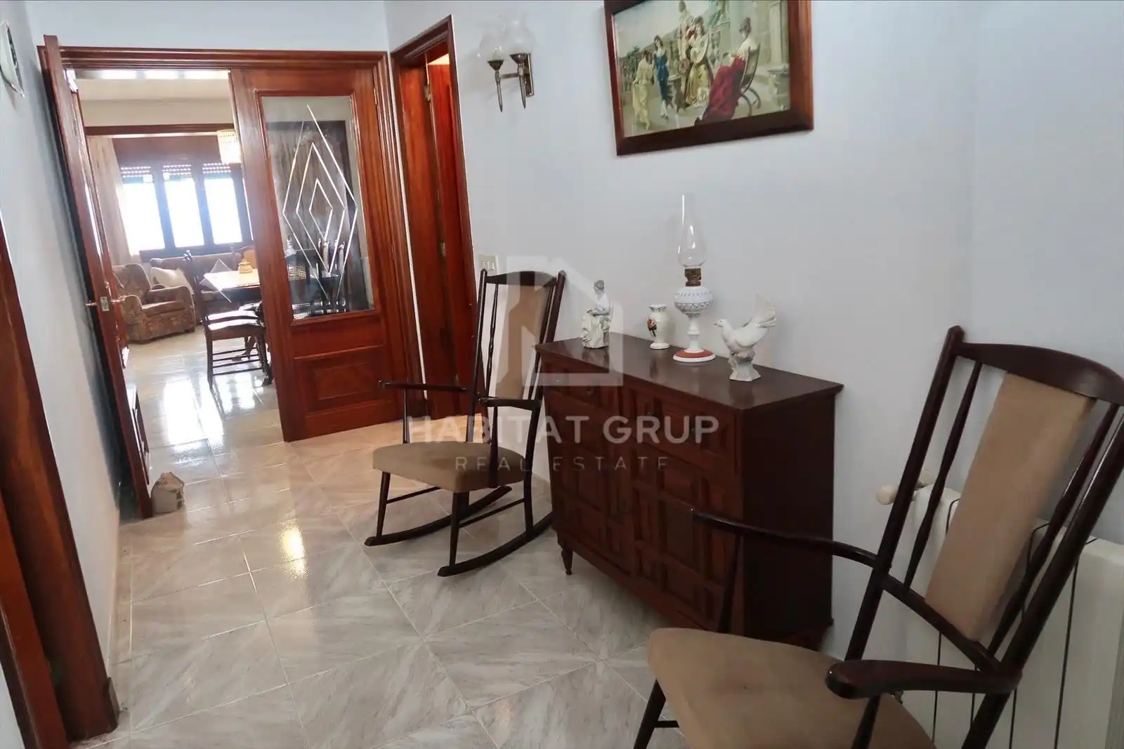 Wohnzimmer von Wohnung zum Verkauf in Es Castell mit Heizung und Privatgarten