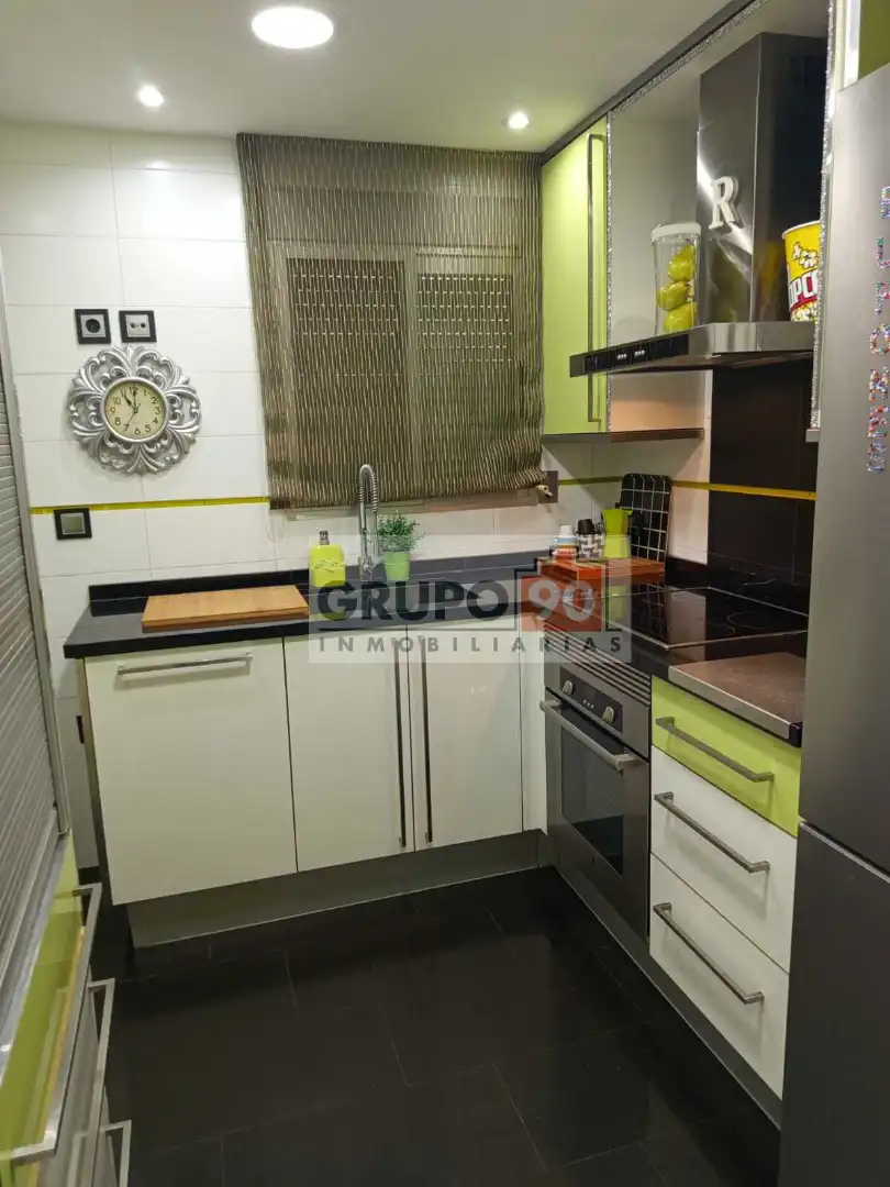 Cocina de Piso en venta en Valencia con Aire acondicionado y Balcón