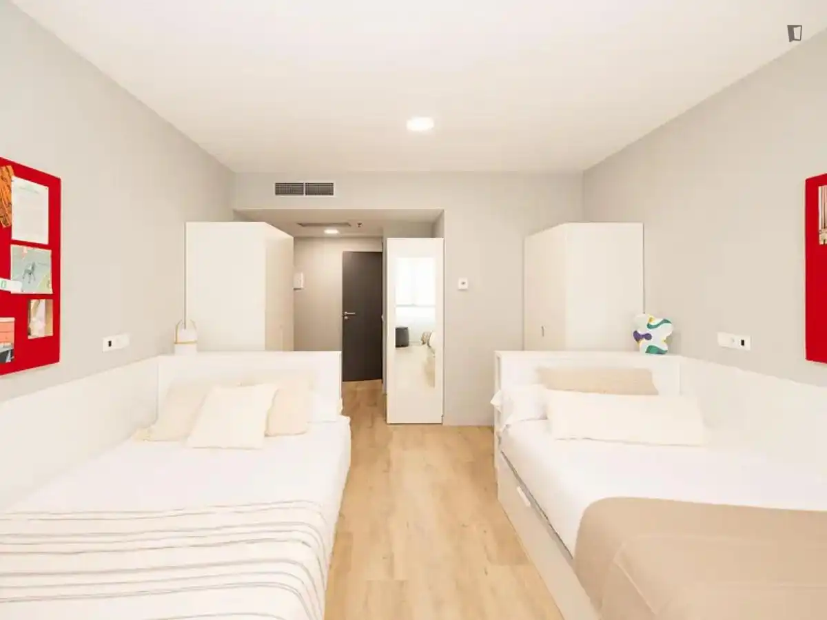 Bedroom of Flat for share in Madrid  with Air Conditioner, Heating and Swimming Pool
