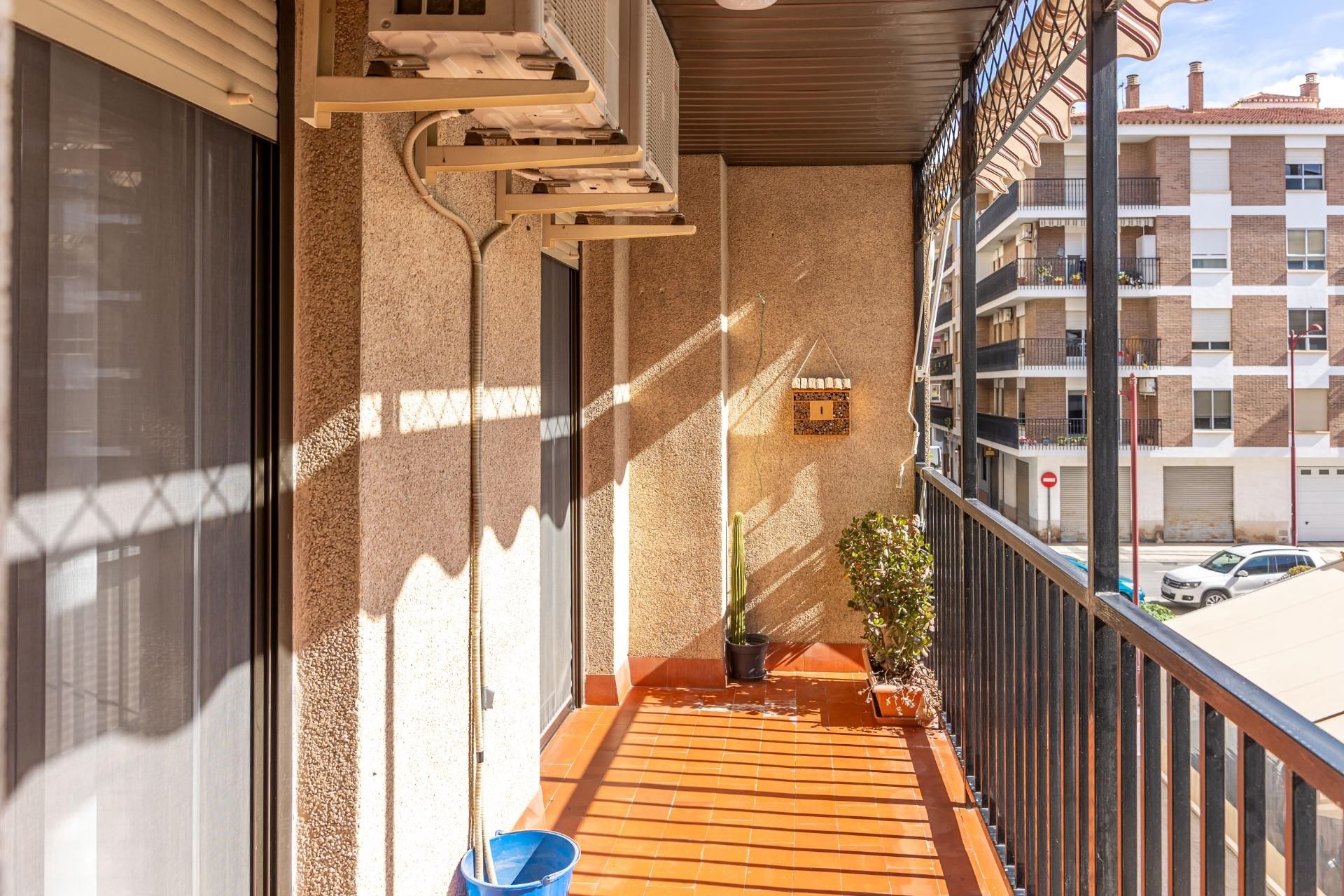 Flat for sale in Calle POETISA HAFSA