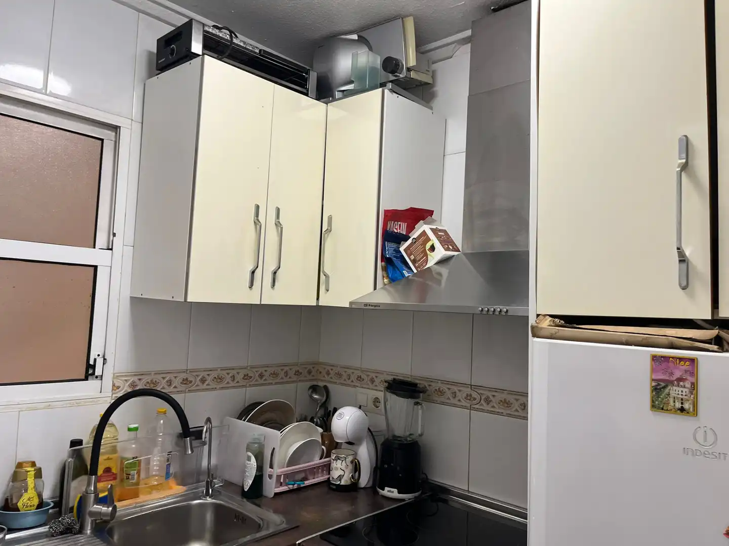 Küche von Wohnung zum Verkauf in Torrevieja mit Balkon und Gemeinschaftspool