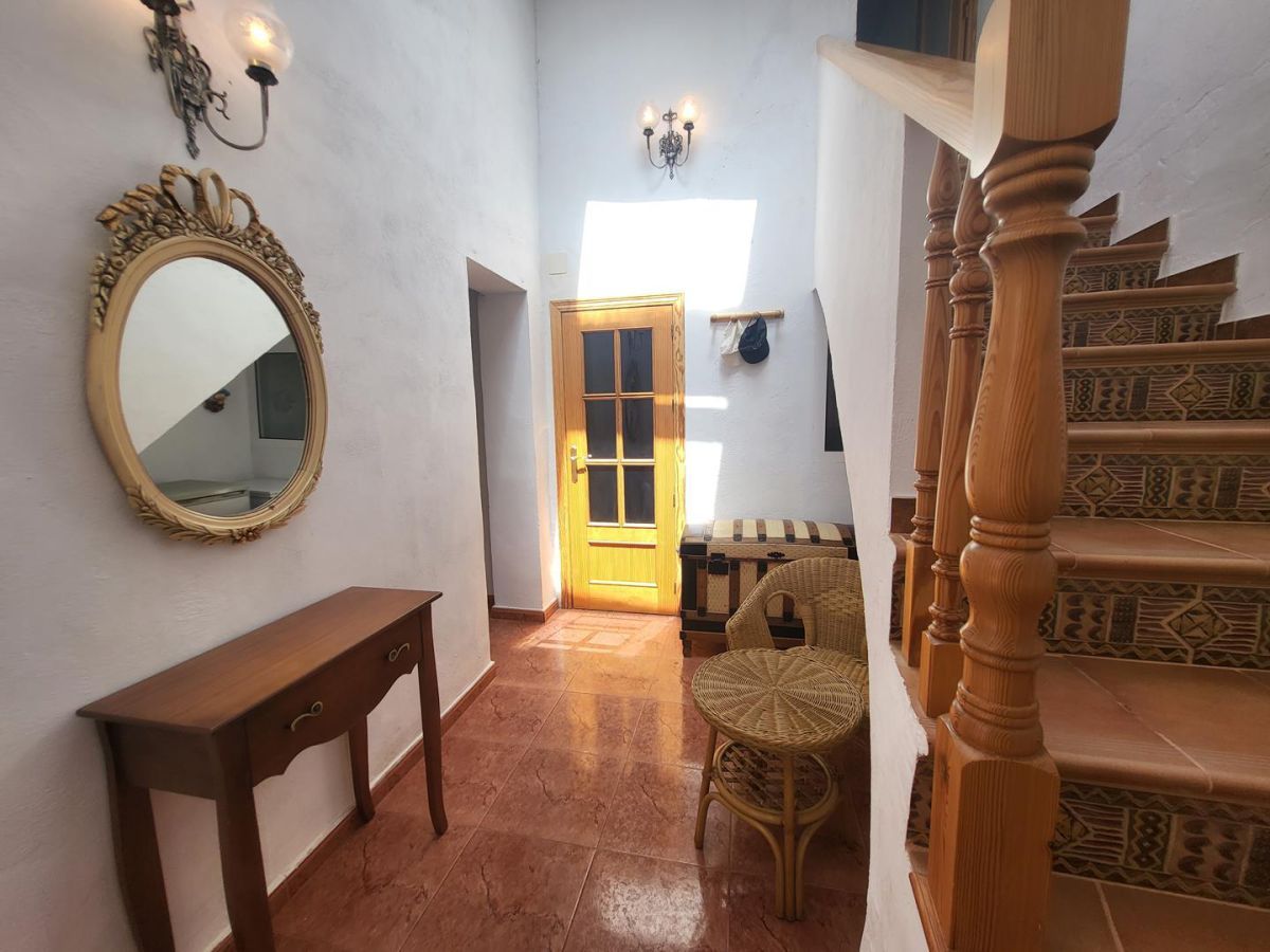 House or chalet for sale in Sisante  with Air Conditioner, Heating and Storage room