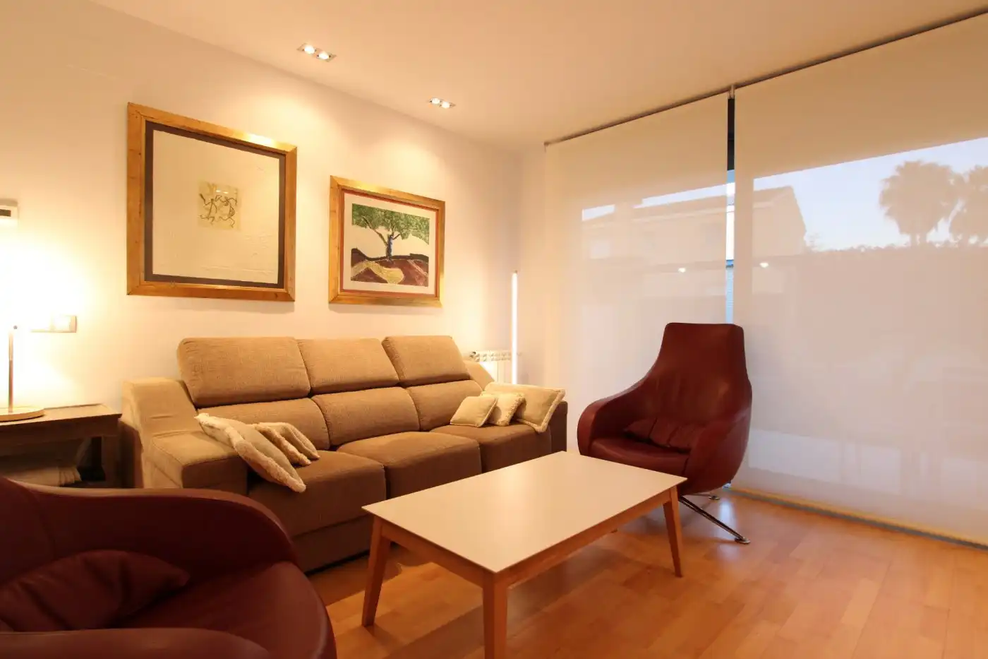 Living room of Detached homes for rent in La Pobla de Vallbona  with Air Conditioner, Heating and Parquet flooring