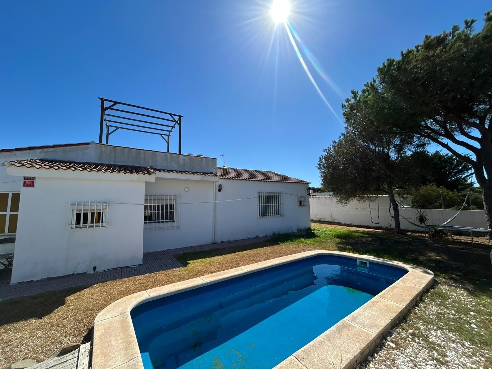 Piscina de Casa o chalet en venta en Chiclana de la Frontera con Jardín privado, Terraza y Piscina