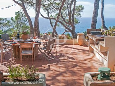 Casa con piscina in vendita a Avinguda de la Mola