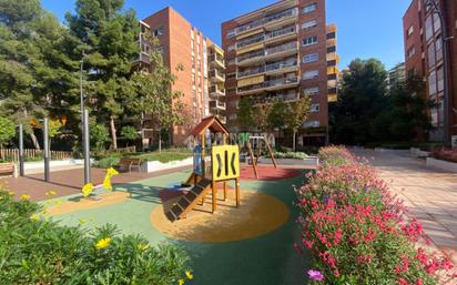 Exterior view of Flat for sale in  Barcelona Capital  with Heating