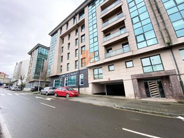 Einzelparkplatz zum Verkauf in Rua Pintor Laxeiro 5