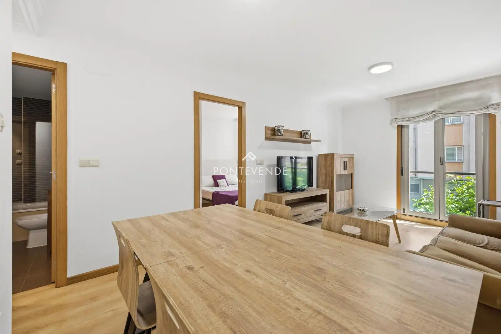 Sala de estar de Piso en venta en Poio con Calefacción, Parquet y Trastero