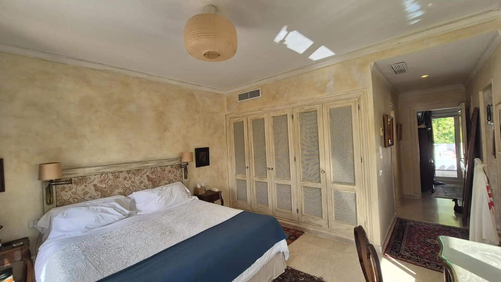 Bedroom of Houses for sale in Benahavís  with Air Conditioner, Terrace and Storage room