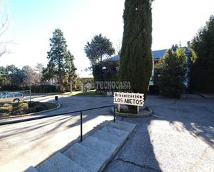 Vista exterior de Pis en venda en El Escorial amb Calefacció, Terrassa i Traster