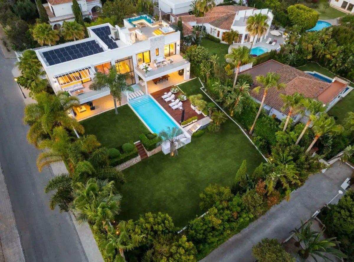 Vista exterior de Casa o chalet en venta en Marbella con Aire acondicionado, Jardín privado y Terraza