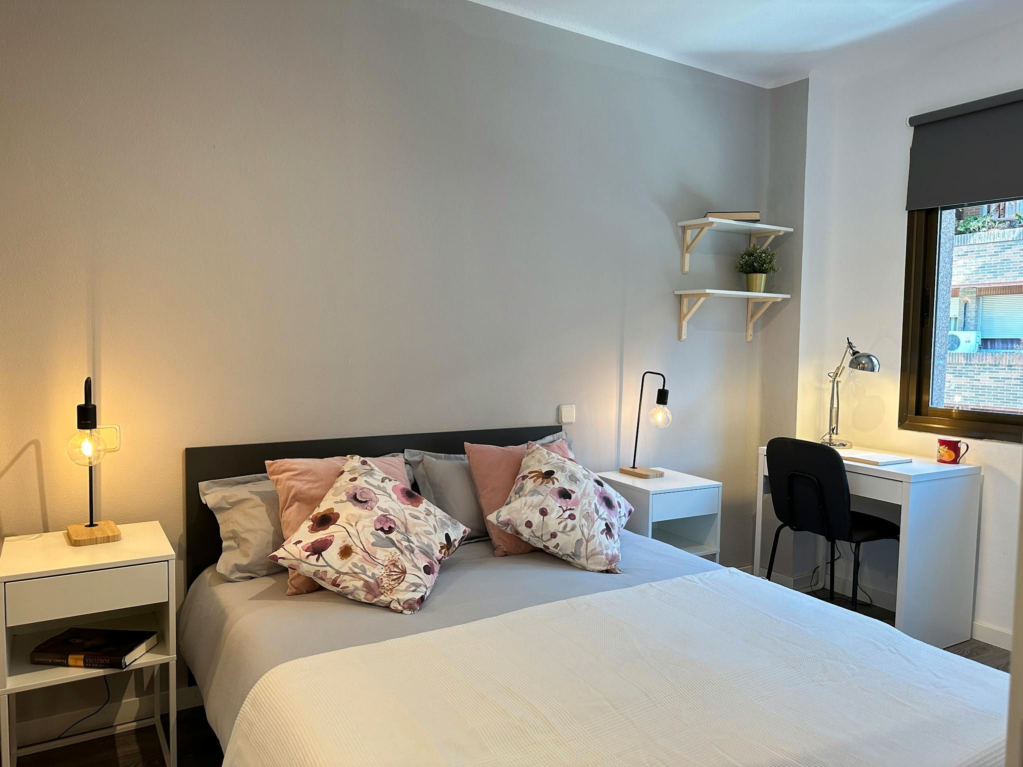 Bedroom of Flat to rent in  Madrid Capital  with Heating, Furnished and Washing machine