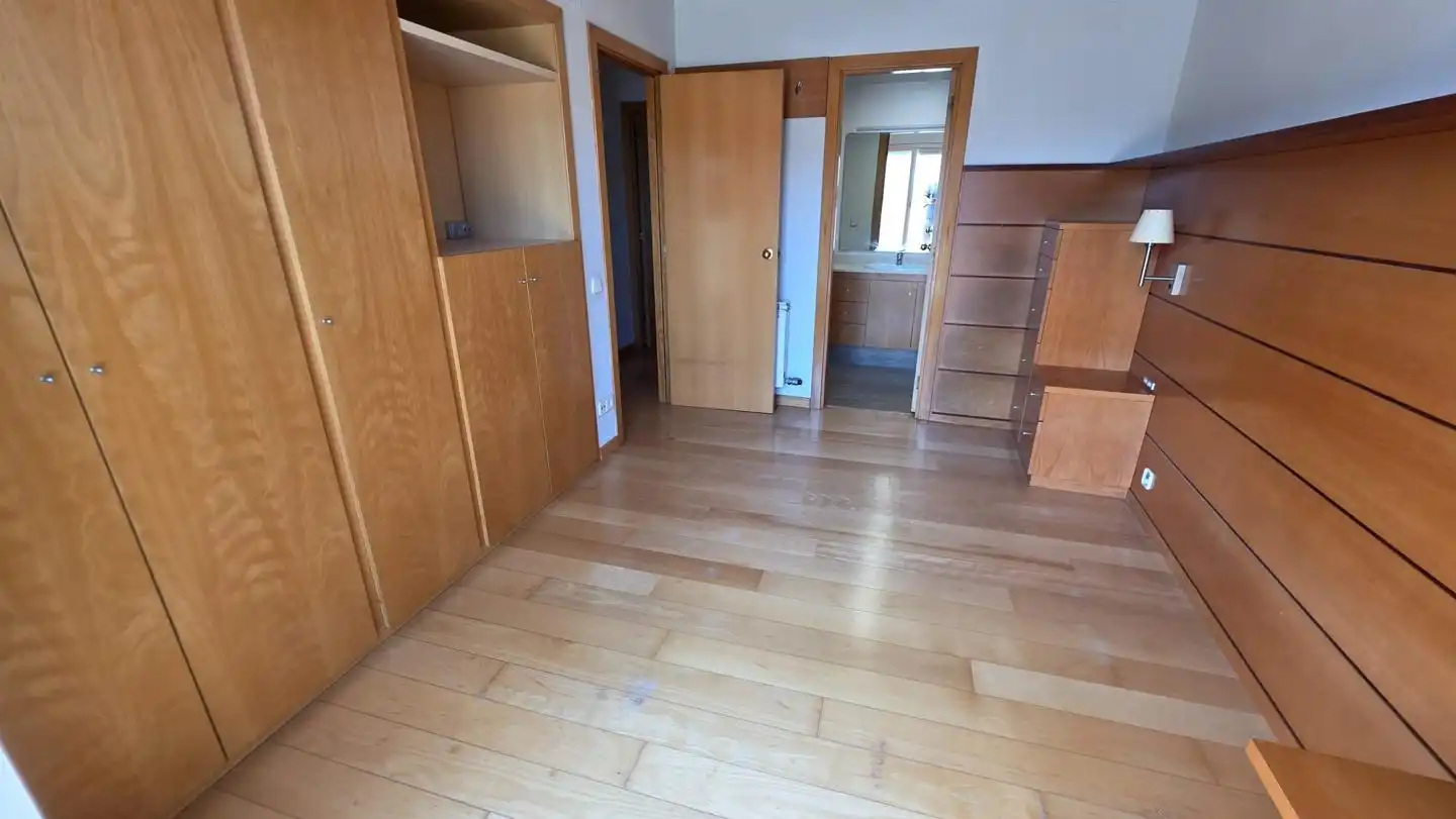 Dachboden zur Miete in De Miquel Vives, Plaça Catalunya - Escola Industrial