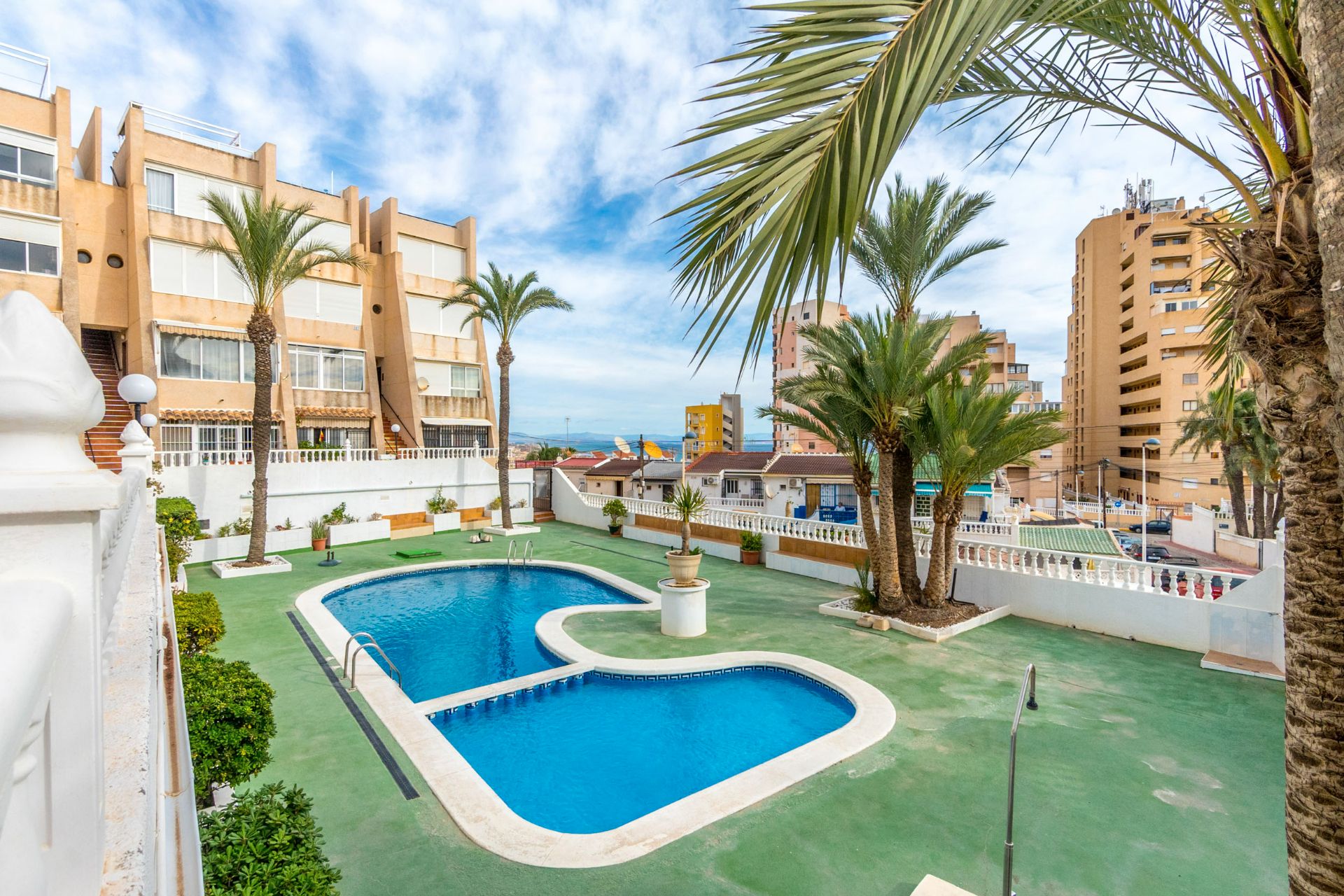 Vista exterior de Àtic en venda en Torrevieja amb Moblat