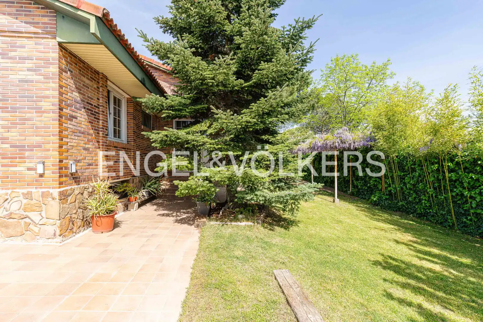Vista exterior de Casa o xalet en venda en Galapagar amb Aire condicionat, Calefacció i Jardí privat