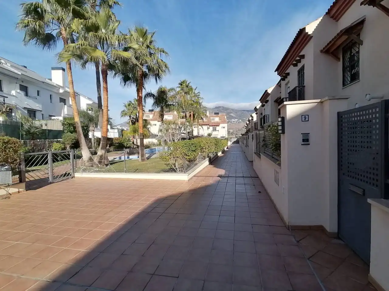 Vista exterior de Casa adosada de lloguer en Fuengirola amb Aire condicionat, Calefacció i Terrassa