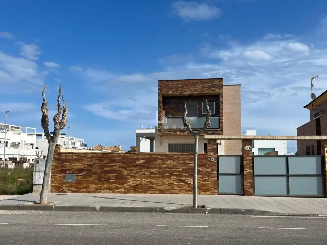 Xalet amb piscina en venda a Avenida Costa Blanca