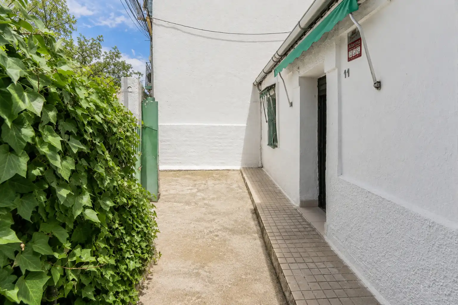 Vista exterior de Casa o chalet en venta en Madrid