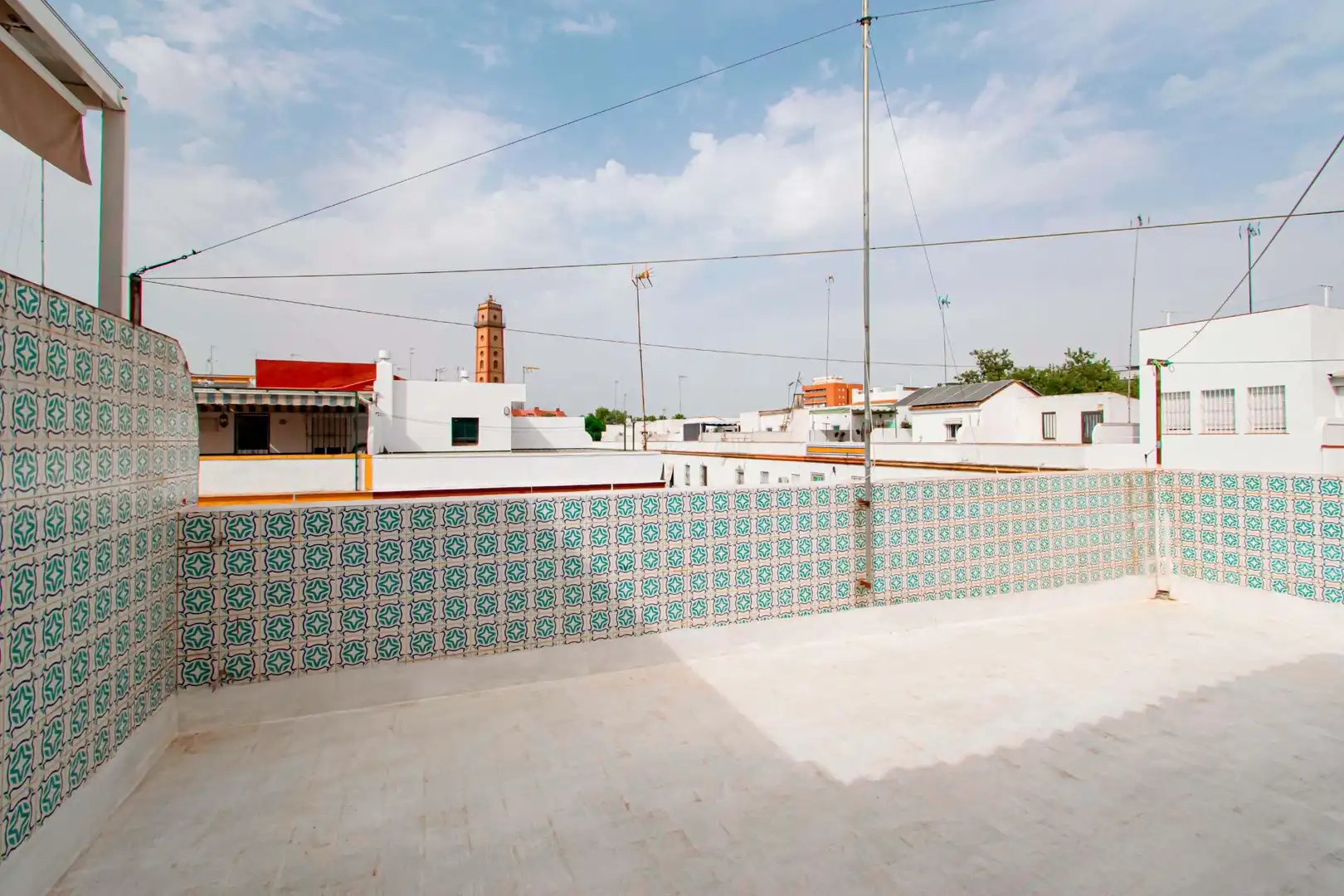 Terrasse von Haus oder Chalet zum Verkauf in Sevilla mit Klimaanlage, Terrasse und Abstellraum