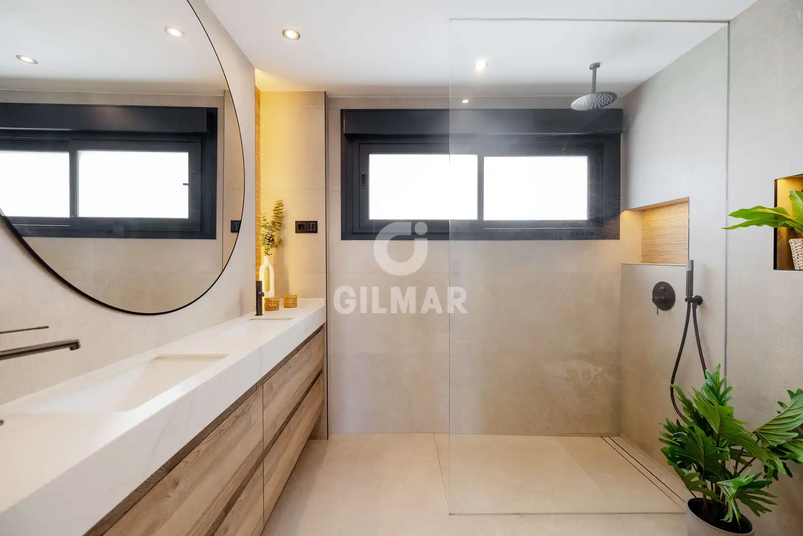Baño de Dúplex en venta en Benalmádena con Calefacción, Jardín privado y Piscina