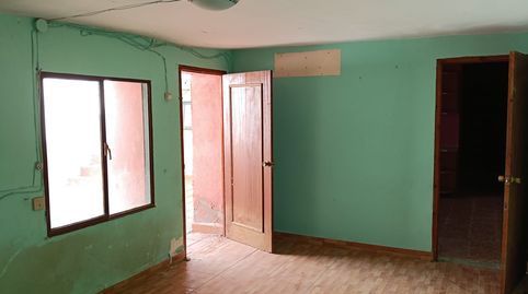 **Casa Pareada en Sale - Oportunidad Única para Reformar**, imatge 4