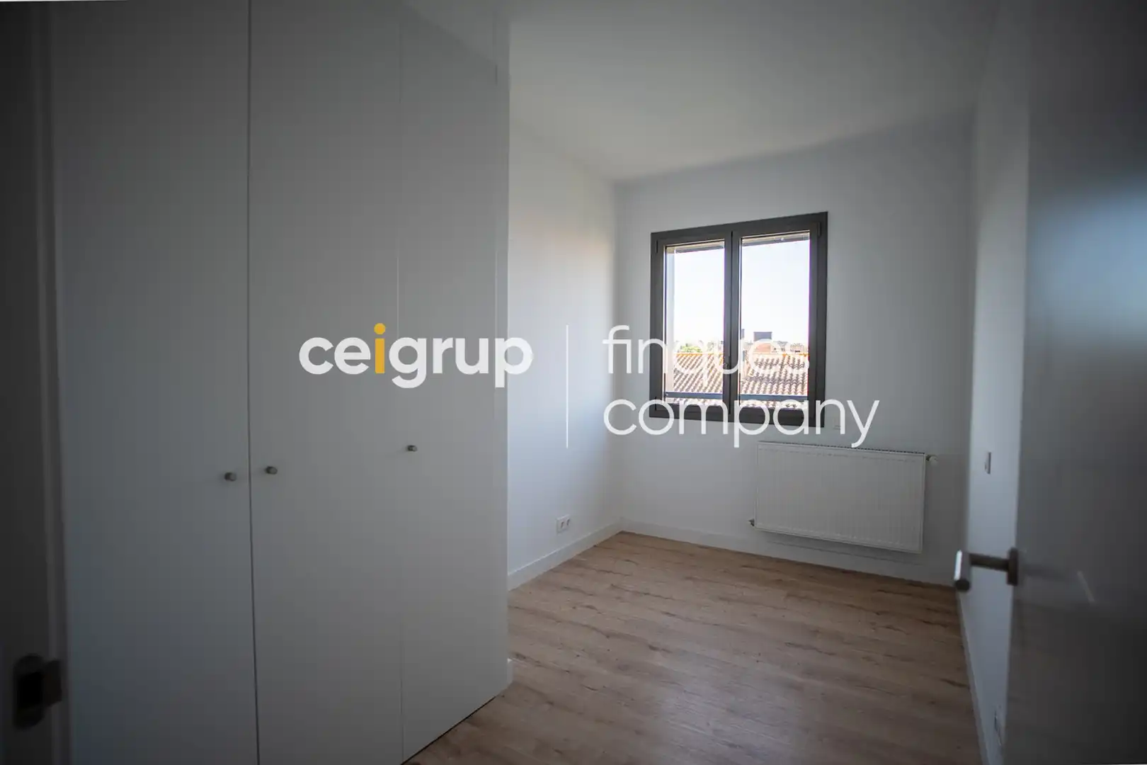 Habitación de Dúplex en venta en Girona con Calefacción, Terraza y Piscina