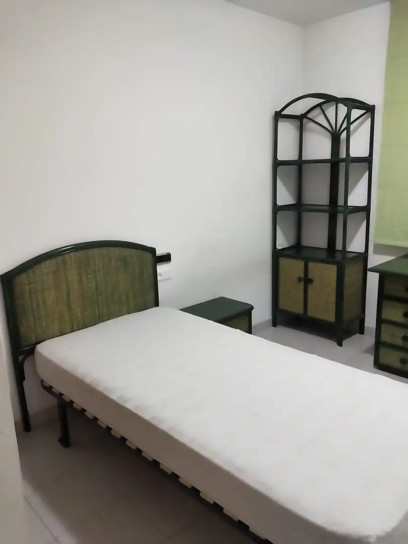 Bedroom of Flat for rent in Girona  with Furnished