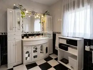 Baño de Casa adosada en venta en Vegas del Genil con Aire acondicionado, Calefacción y Jardín privado