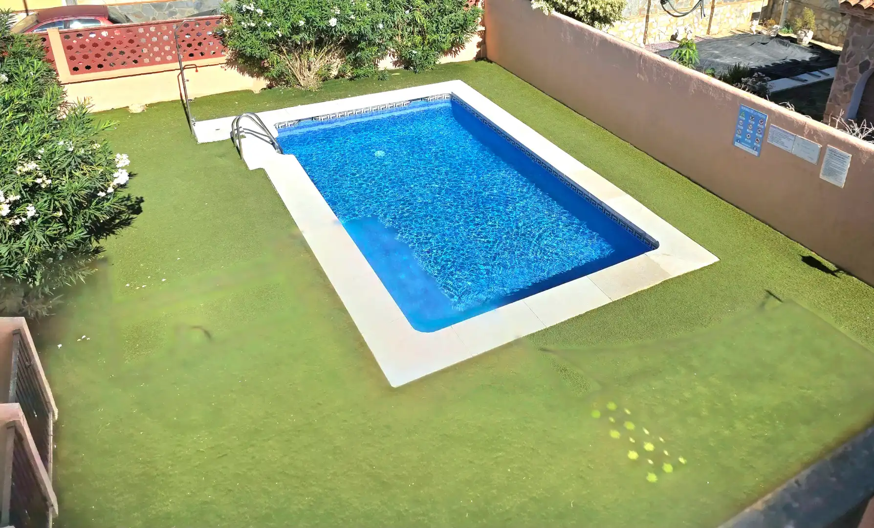 Piscina de Dúplex en venda en Algeciras amb Terrassa, Traster i Piscina comunitària