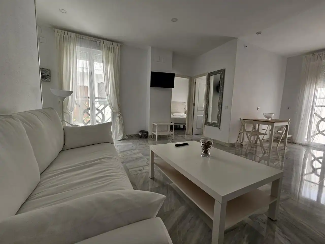 Sala d'estar de Apartament de lloguer en Jerez de la Frontera amb Aire condicionat i Moblat