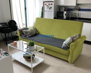 Sala d'estar de Apartament de lloguer en Málaga Capital amb Aire condicionat i Terrassa