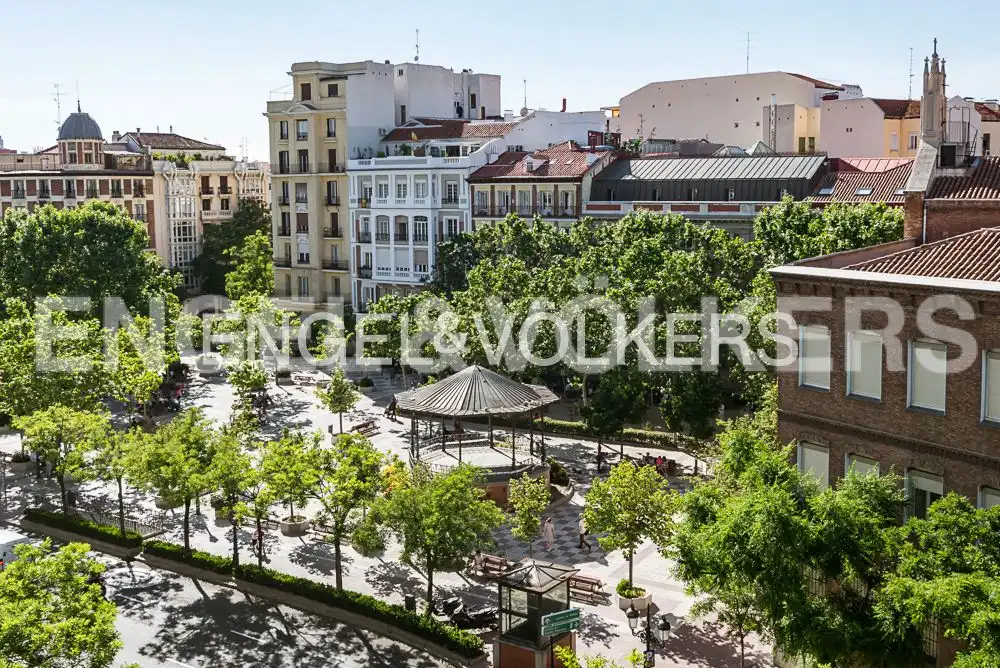 Außenansicht von Wohnung zum Verkauf in Madrid mit Heizung