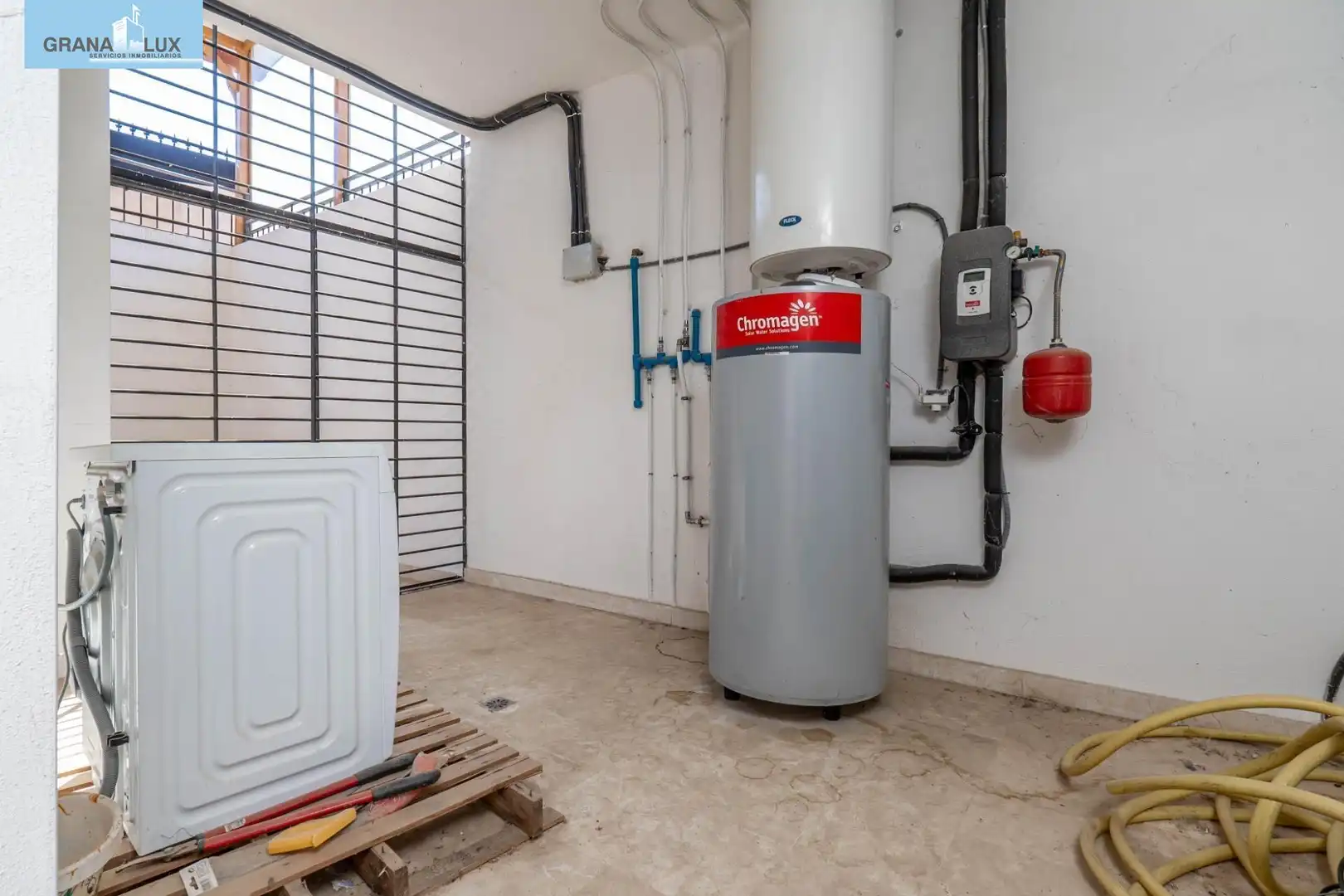 Detached house with pool for sale in Calle Nogal 5, imagen 35