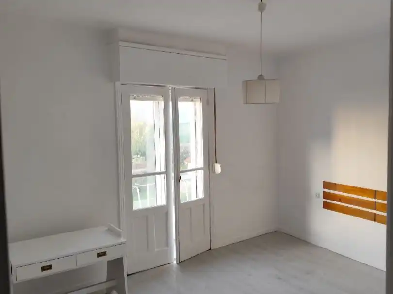 Piso de alquiler en Vigo  con Calefacción, Parquet y Amueblado