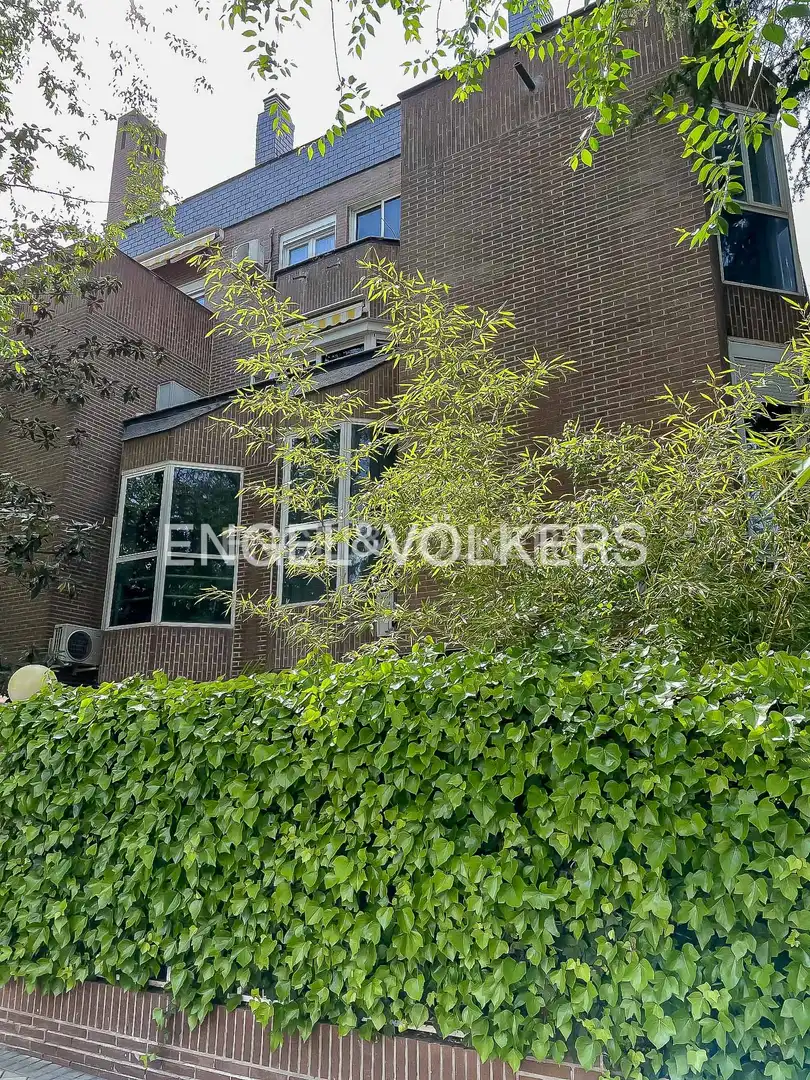 Exterior view of Flat for rent in Madrid  with Air Conditioner, Heating and Private garden