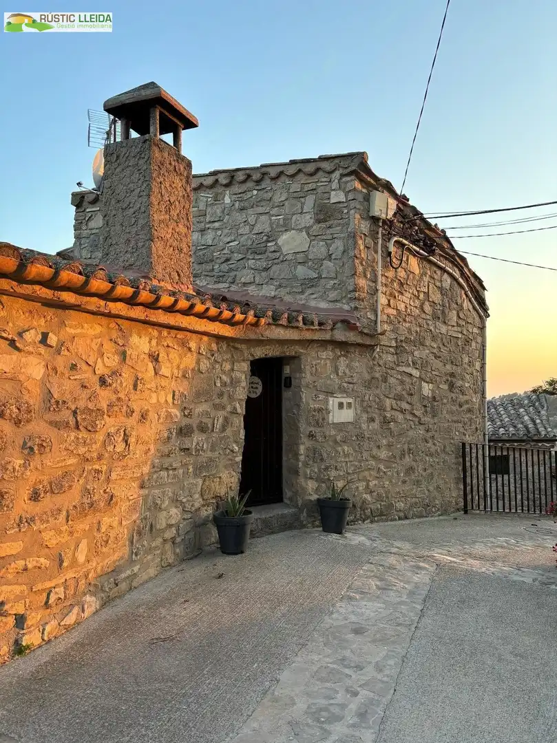 Vista exterior de Casa o chalet en venta en Forès con Calefacción, Terraza y Balcón